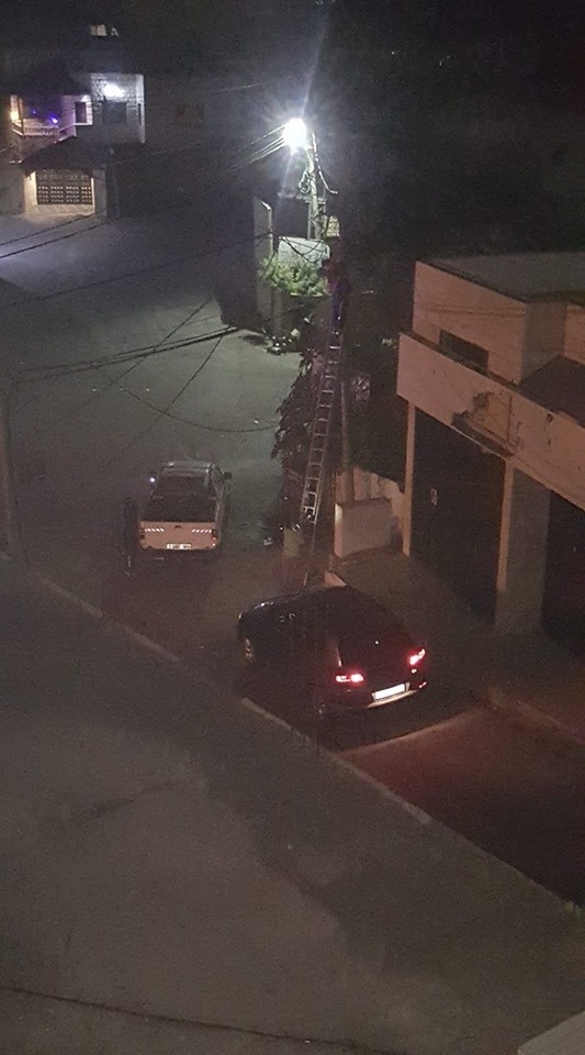 متابعة رئيس بلدية علار لاعمال الصيانة على شبكة الكهرباء