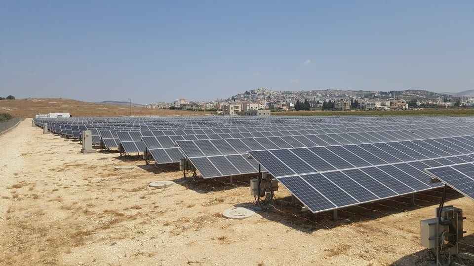 في الصور محطه الشركة المتطورة الحديثة لانتاج الطاقه الشمسية في الصور محطه الشركة المتطورة الحديثة لانتاج الطاقه الشمسية