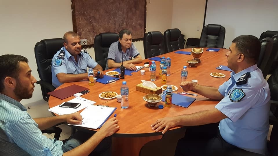 عقد اليوم اجتماع في بلدية علار مع الاخوة في مركز شرطة علار