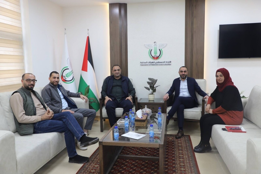 زيارة الى الاتحاد الفلسطيني للهيئات المحلية