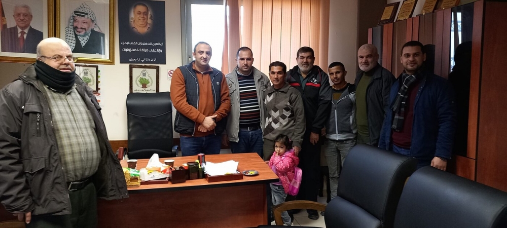 زار اليوم طاقم المعلمين في مدرسه ذكور علار الاساسيه