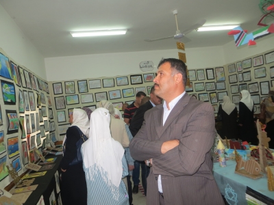 افتتاح المعرض الفني والصحي في مدرسة بنات علار الثانوية
